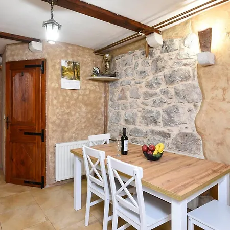 Stone Oasis Holiday home *